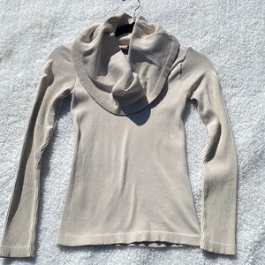 Bebe M/L Top scoop neck long sleeve